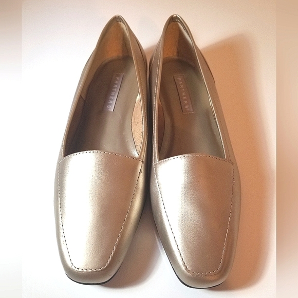 Partners Shoes - Picture 3 of 5